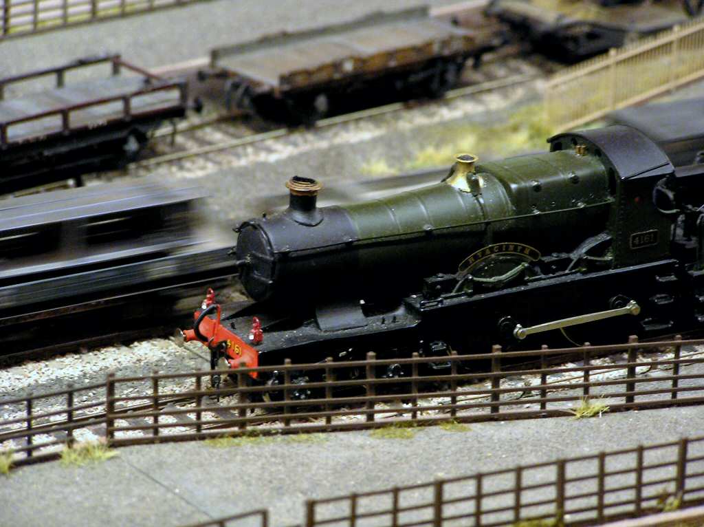 OO/HO Gauge Model Railway Steam Engine Diesel or Electric Train layout photographs 