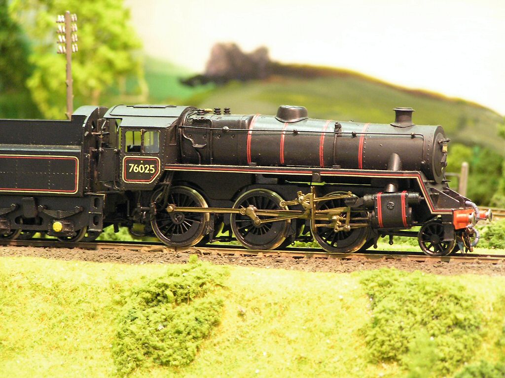 OO/HO and N Gauge Model Railway Steam Engine Diesel or Electric Train layout photographs 